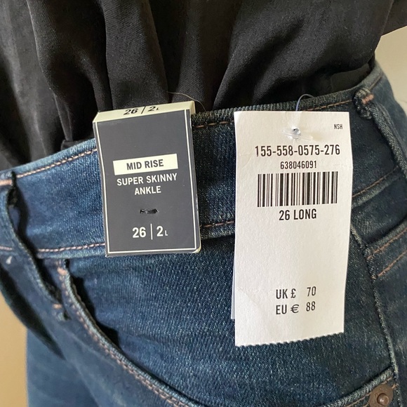 NWT - A&F Mid Rise Skinny Ankle Jeans - Size 26 - Picture 3 of 5